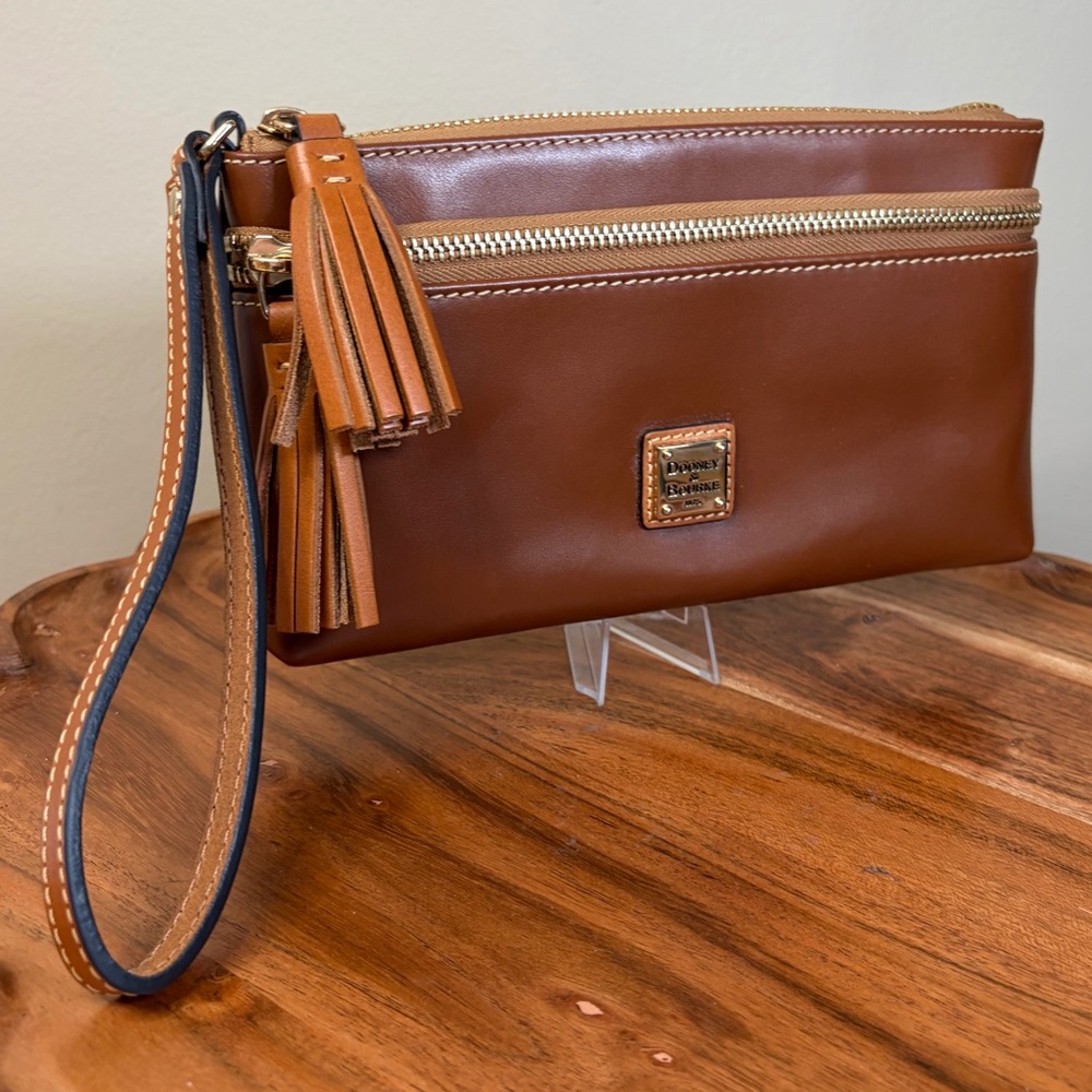 Dooney & Bourke Wexford Natural Brown Leather Double Zip Wristlet Clutch NWOT - Picture 4 of 16